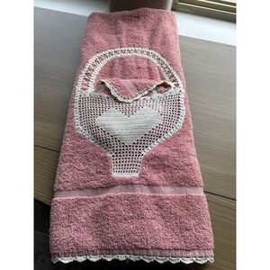 Vintage Cannon USA Pink Crochet Detail Heart Basket Bath Towel & Washcloth Set